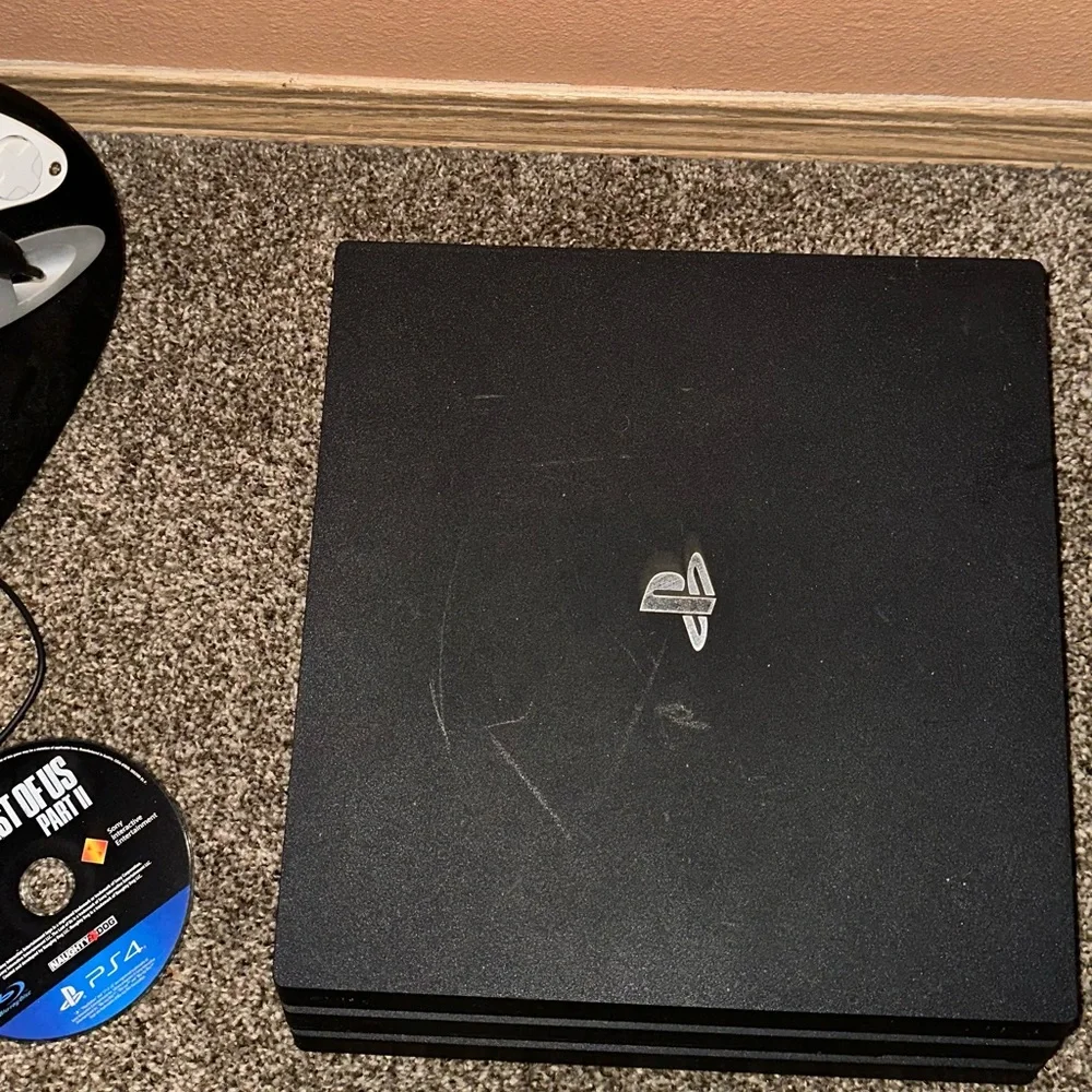 PlayStation 4 pro 1tb goldhen